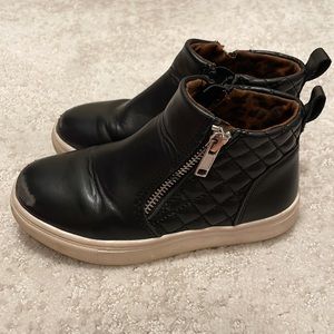 Steve Madden black high tops with zippers